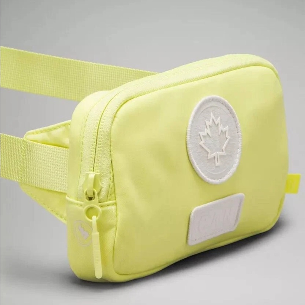 NWT Future Legacy Mini Belt Bag *TC
Lemon Vibe/Light Ivory/White Opal - Picture 4 of 12
